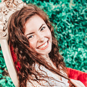 Meet your Posher, Olivia